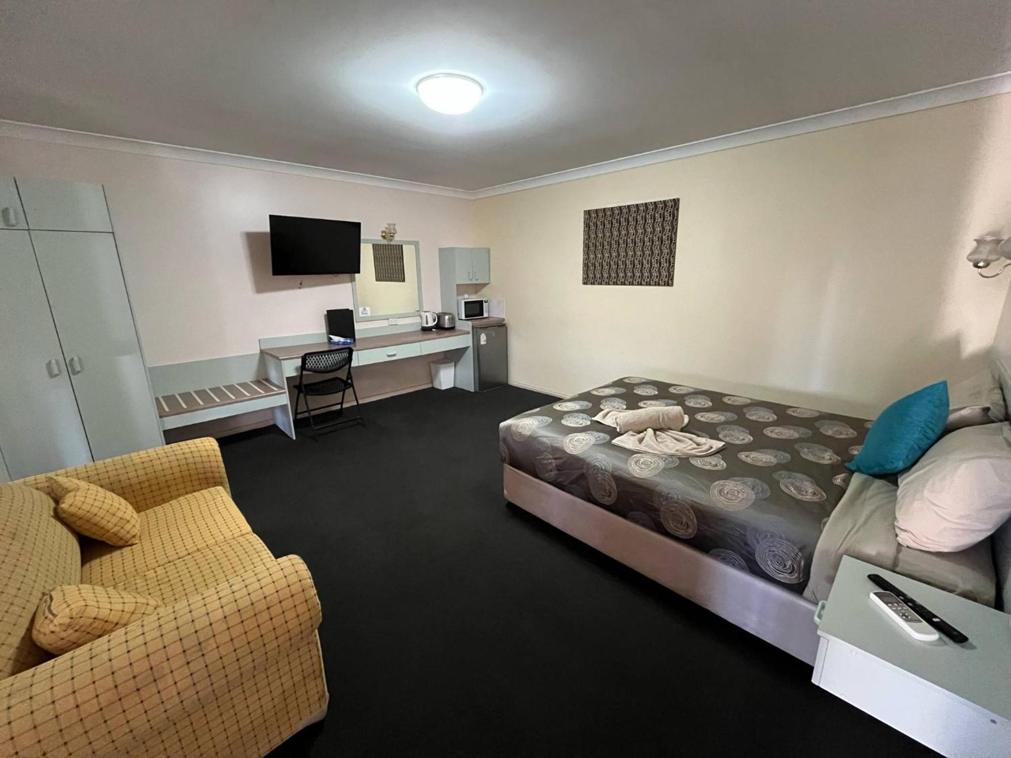 Copper City Motel Кобар Екстер'єр фото