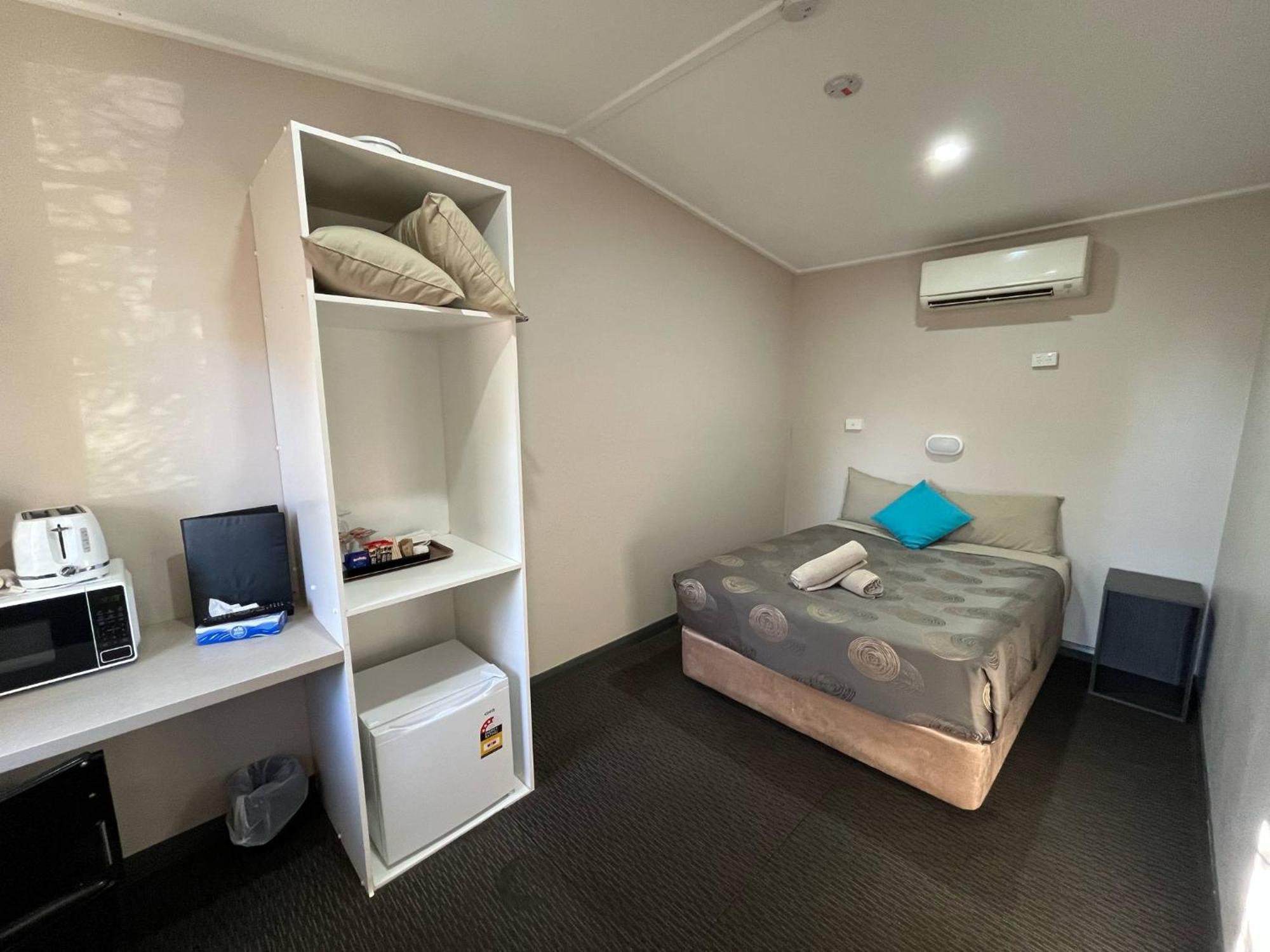 Copper City Motel Кобар Екстер'єр фото