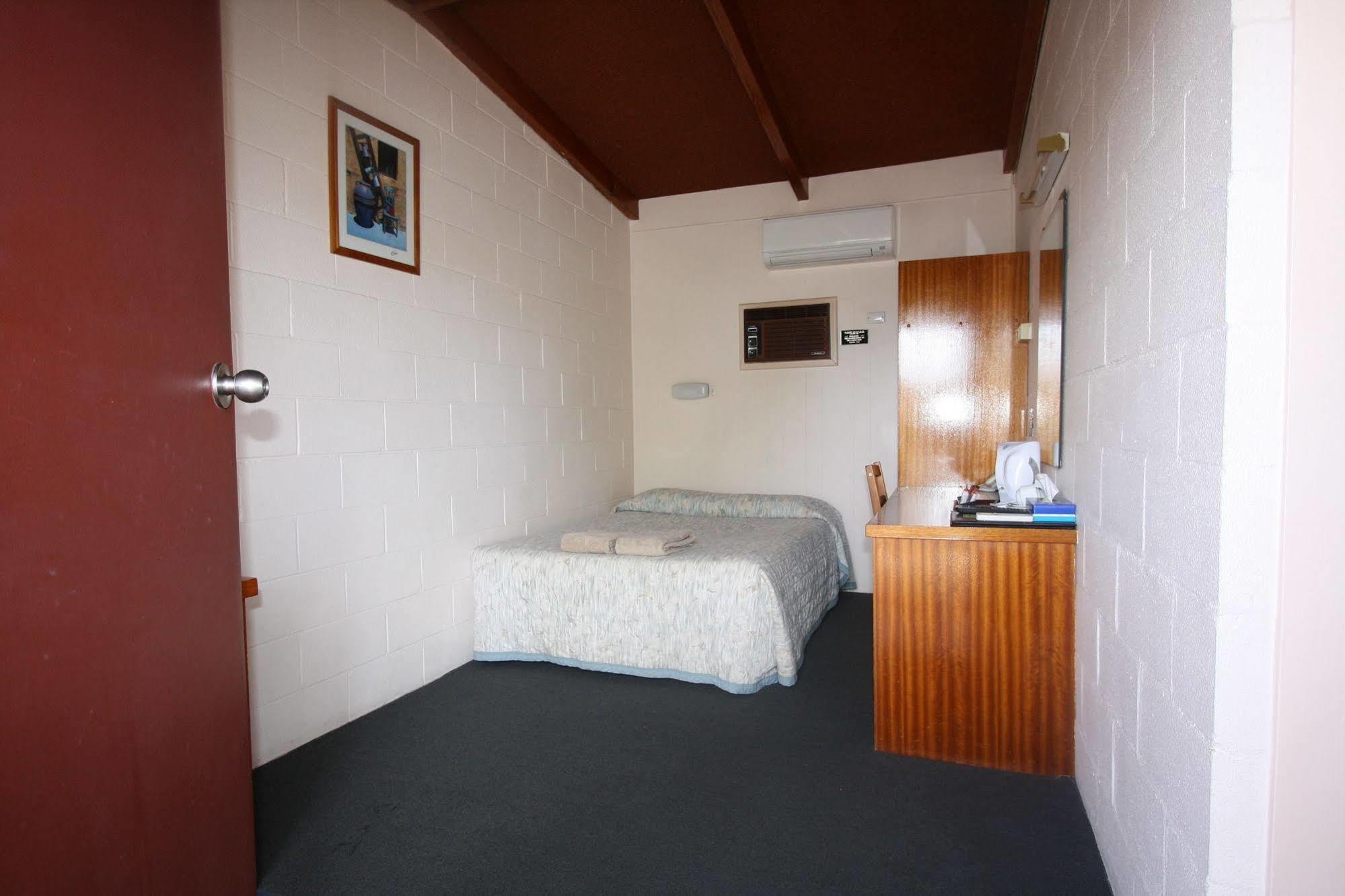 Copper City Motel Кобар Екстер'єр фото